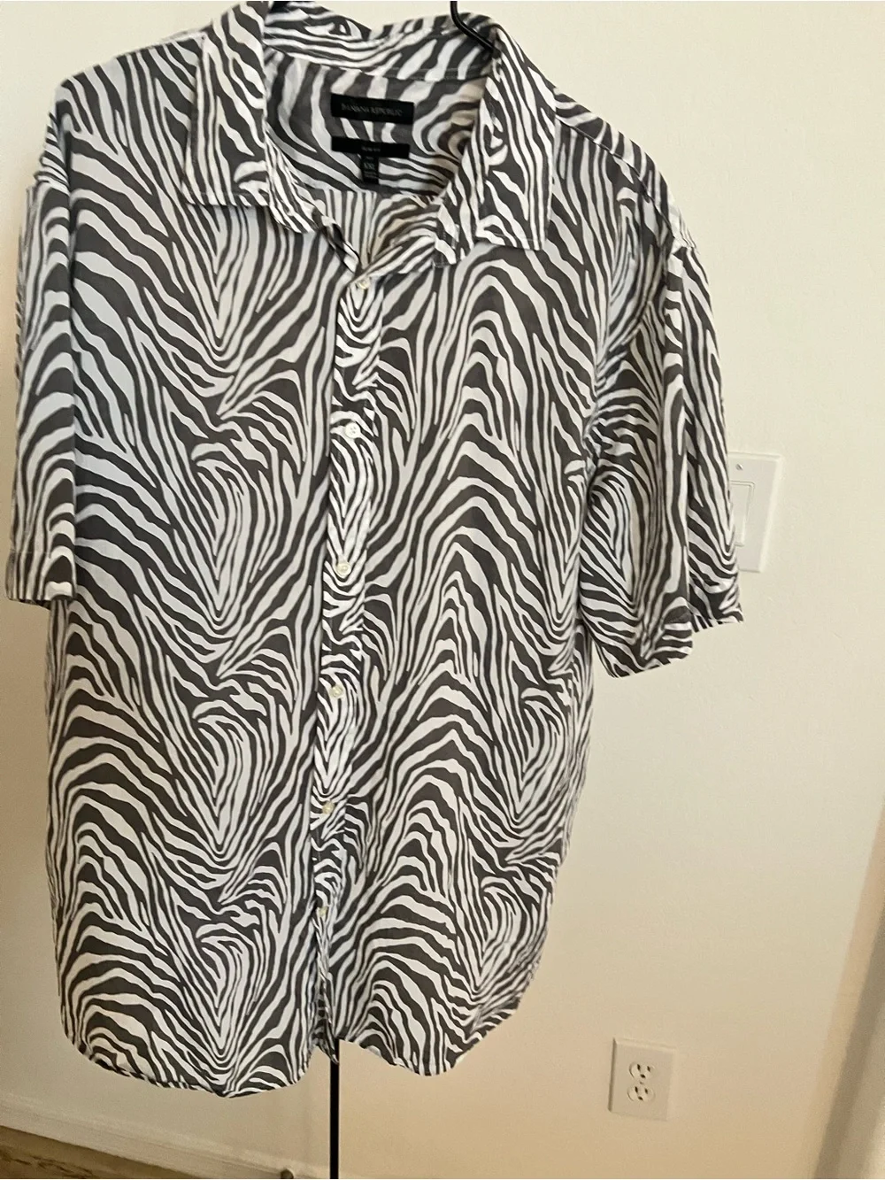 Banana Republic Black and White Zebra-Print Short Sleeve Button-Down